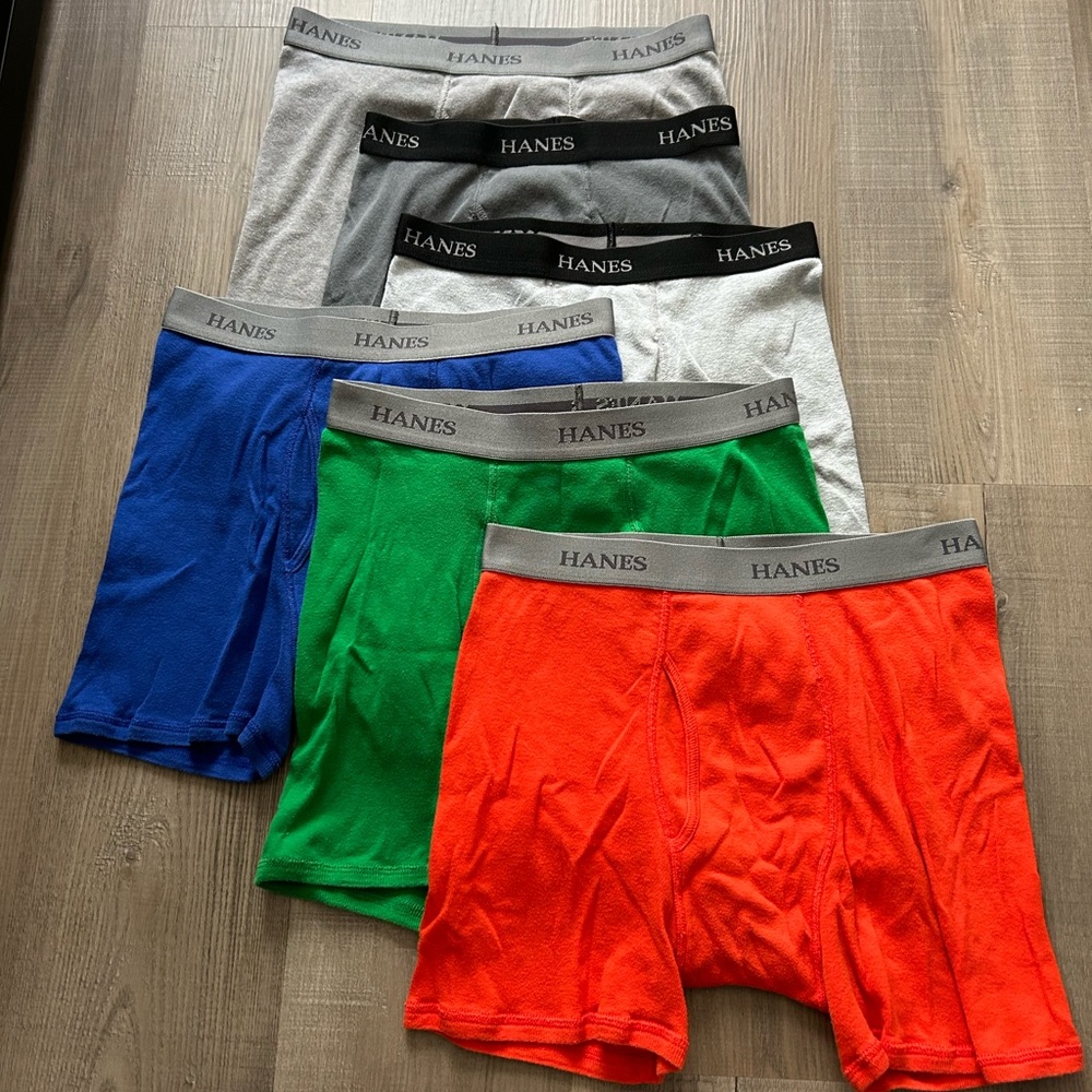 Men’s Hanes boxer briefs